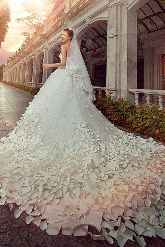 Bridal Fashion Simple Trailing Wedding Dress