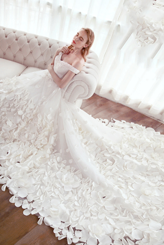 Bridal Fashion Simple Trailing Wedding Dress