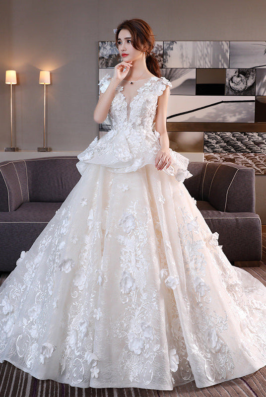 Bride Lace wedding dress