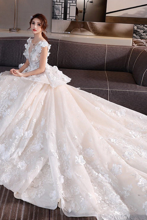Bride Lace wedding dress