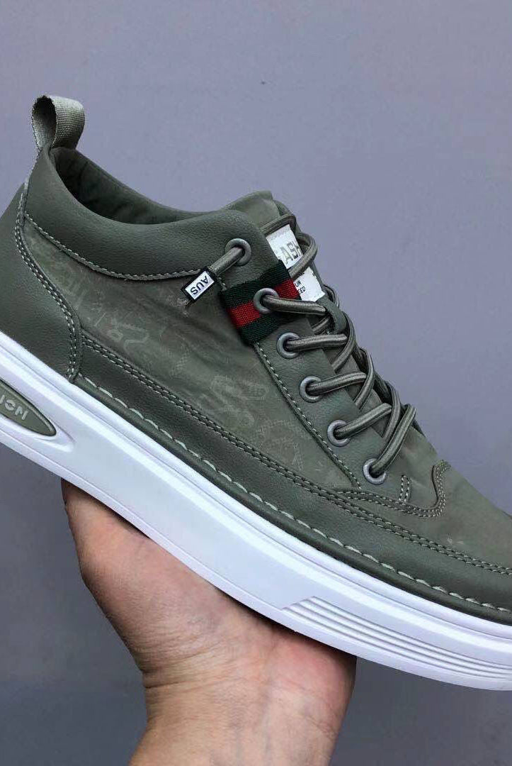 Umbrella Cloth Breathable Sneakers For Men