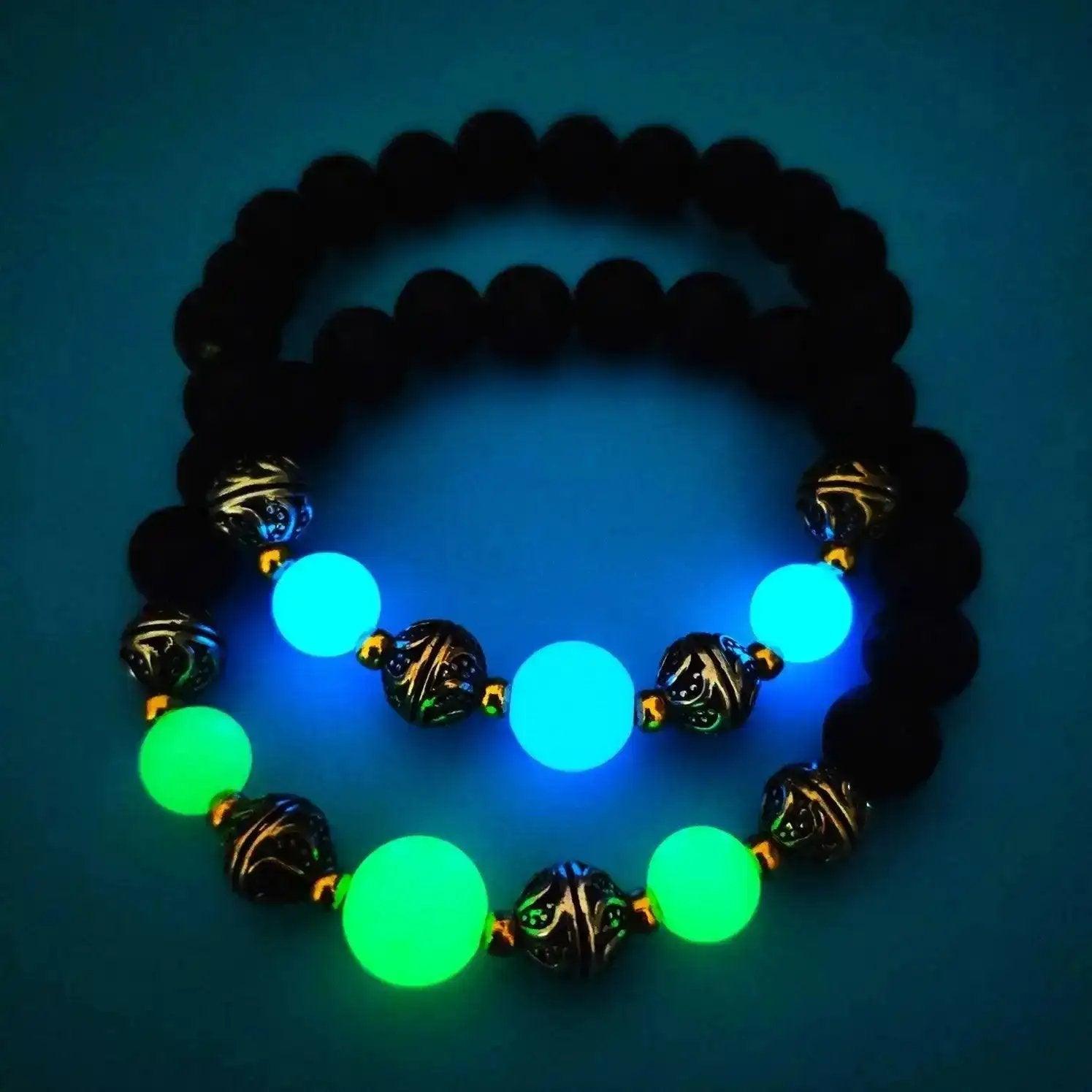 Bracelet: Adorn your wrist with this luminous and beautiful beaded accessory, perfect for stylish women.