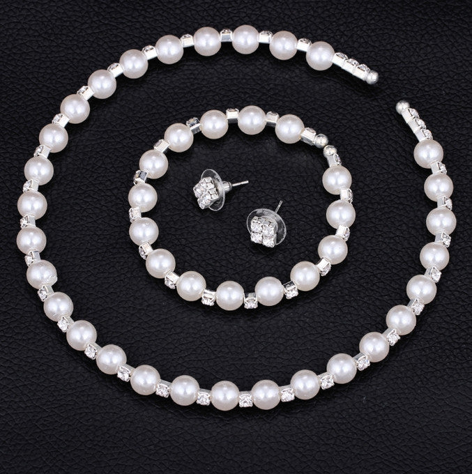 Bridal bridal accessories 8MM handmade pearls, Rhinestone necklaces, necklaces, bracelets, earrings, three sets of suits