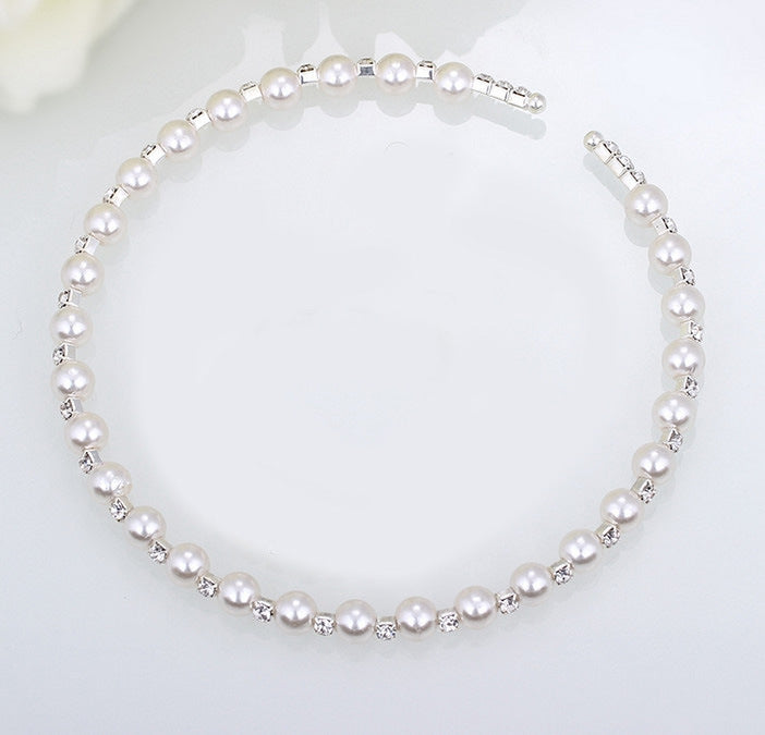 Bridal bridal accessories 8MM handmade pearls, Rhinestone necklaces, necklaces, bracelets, earrings, three sets of suits