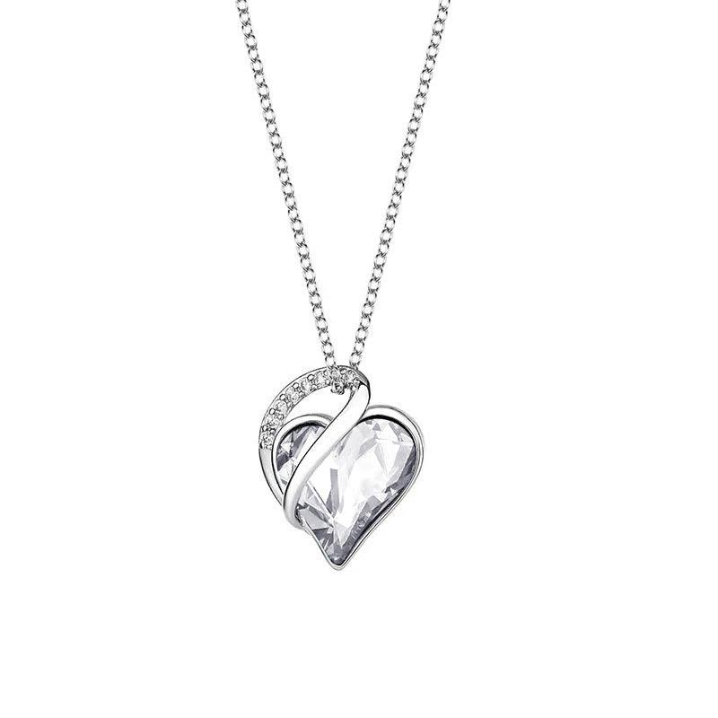 Cherish moments with our 925 Silver Heart Necklace – a graceful clavicle chain, an ideal gift for Valentine's and Mother's Day.