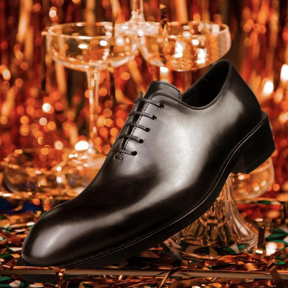 Crafted Excellence: Handmade Leather Shoes for the Discerning Gentleman's Business Attire.