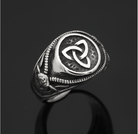 Embrace a sense of dominance with our vintage men's ring, a bold and commanding piece of jewelry.