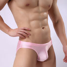 Experience superior comfort with our Men's underwear, made with a fabric blend of 90% polyamide and 10% elastic fiber.