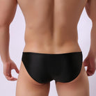 Experience superior comfort with our Men's underwear, made with a fabric blend of 90% polyamide and 10% elastic fiber.