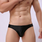 Experience superior comfort with our Men's underwear, made with a fabric blend of 90% polyamide and 10% elastic fiber.