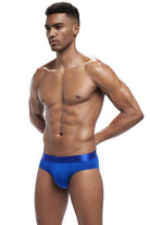 Experience ultimate comfort and breathability with our Men's Underwear Triangle Underwear.