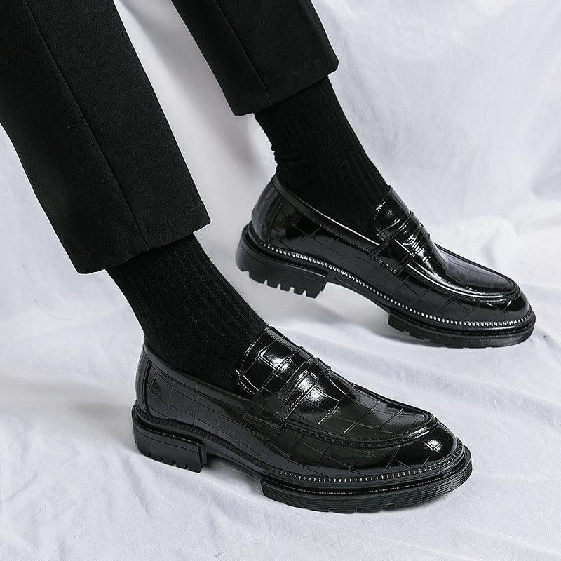 Fashionable and breathable, these casual men's leather shoes exude British sophistication.