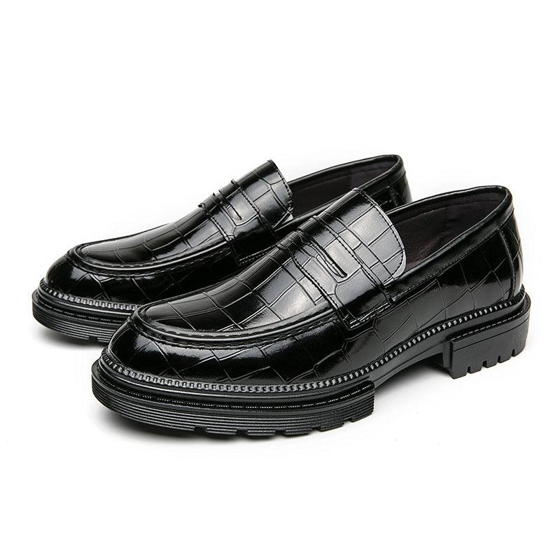 Fashionable and breathable, these casual men's leather shoes exude British sophistication.