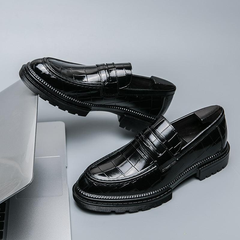 Fashionable and breathable, these casual men's leather shoes exude British sophistication.