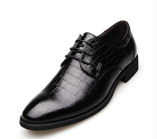 Luxurious Genuine Leather Men's Dress Shoes, Exuding Opulence and Elegance.