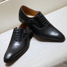 Refined Versatility: Elevate Your Look with Oxford Shoes, Ideal for both Formal Affairs and Effortless Elegance.