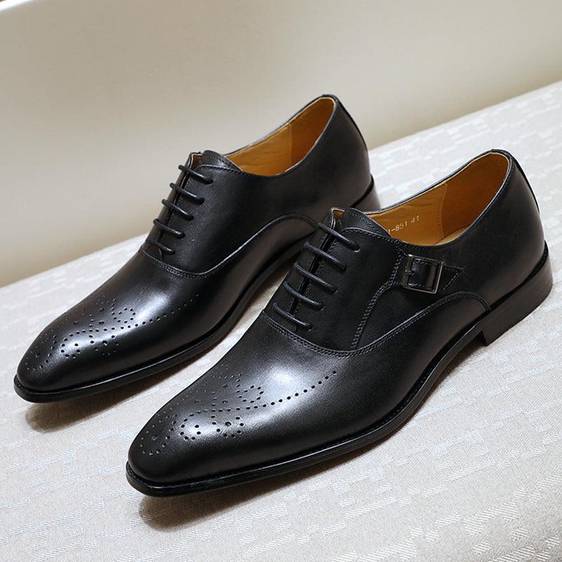 Refined Versatility: Elevate Your Look with Oxford Shoes, Ideal for both Formal Affairs and Effortless Elegance.