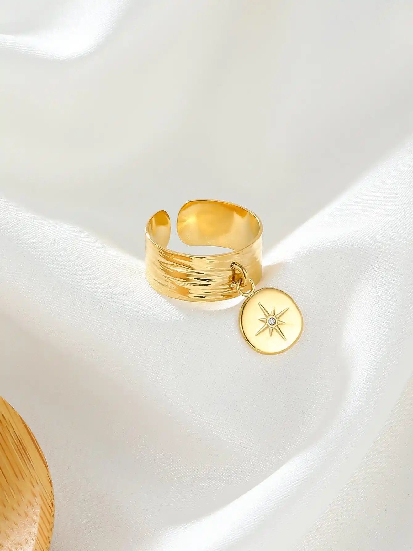 Six-pointed Star Inlaid Zircon Opening Adjustable Stainless Steel Gold-plated Ring